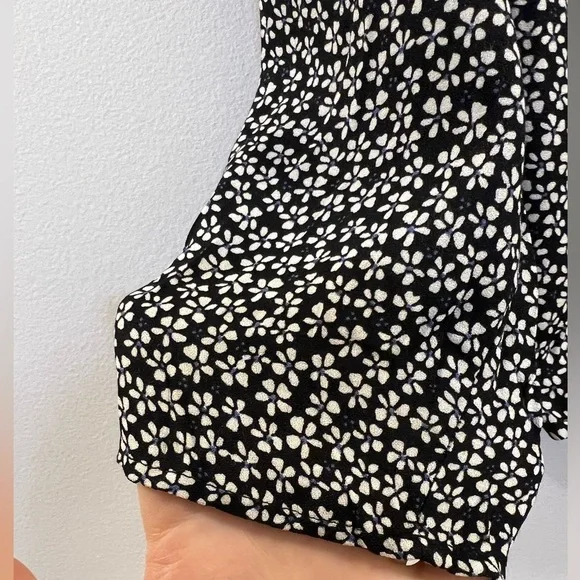 9. Reformation Jorja Top in Ansel - Picture 12 of 16